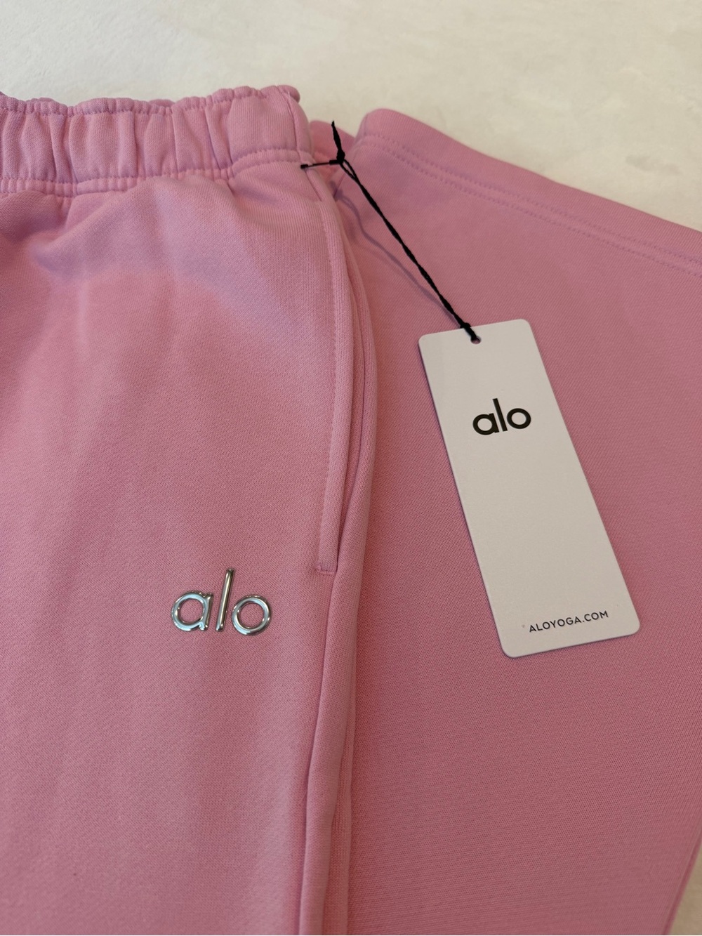 NWT - ALO Yoga Candy Heart Pink Accolade straight leg sweatpants, MEDIUM - Picture 5 of 6